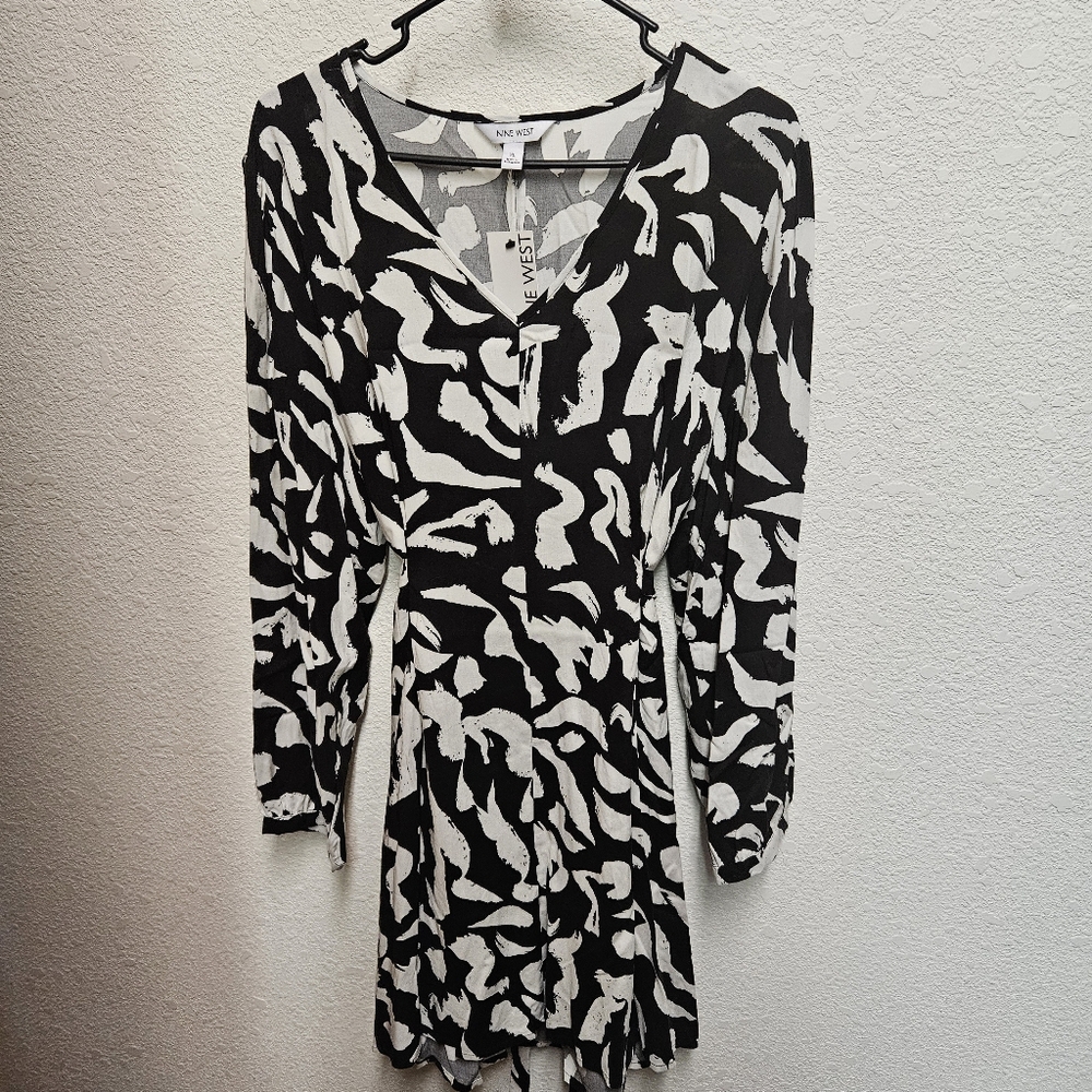 Black and white patterned dress